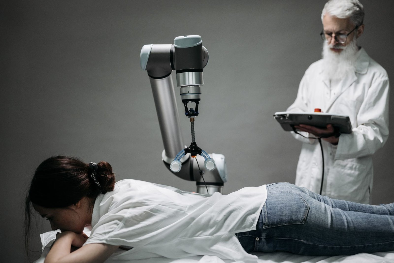 The Amazing World of Nanobots: Tiny Machines, Big Impact in 2026