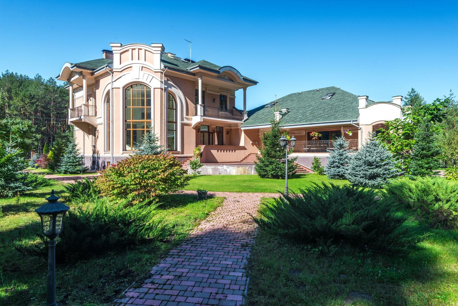 A-List Homes: Inside Celebrity Real Estate Booms in 2026