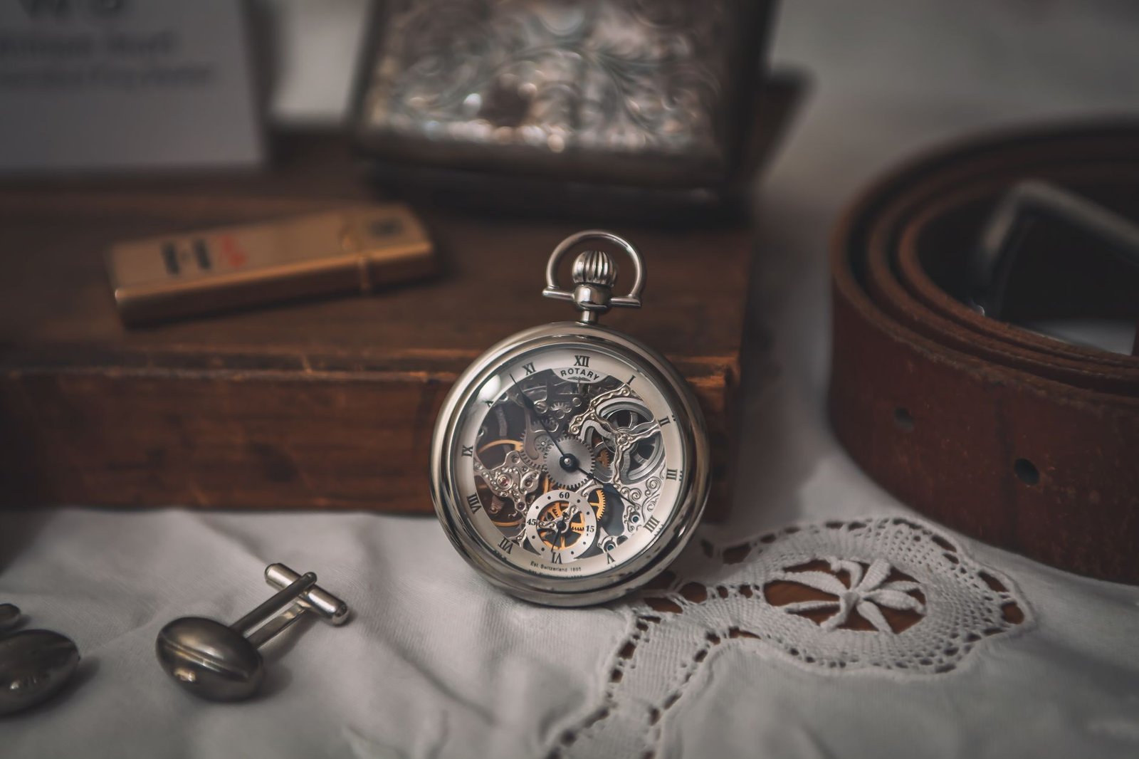 The Fascinating World of Vintage Watch Movements: What Makes Them Tick?